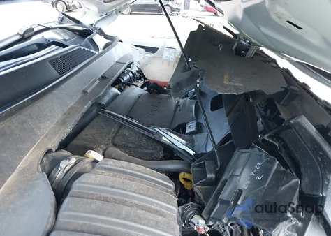 2022 Jeep Compass Latitude 4X4 z USA, uszkodzony, nr VIN 3C4NJDBB5NT221418